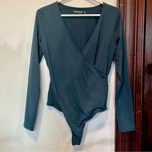 Abercrombie & Fitch Soft AF Long Sleeve Teal Bodysuit Size M